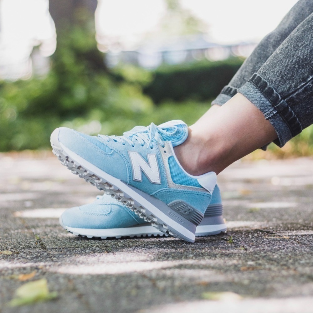 New Balance Women’s 574 Blue White Style WL574ESB​​​​​​​​​​​